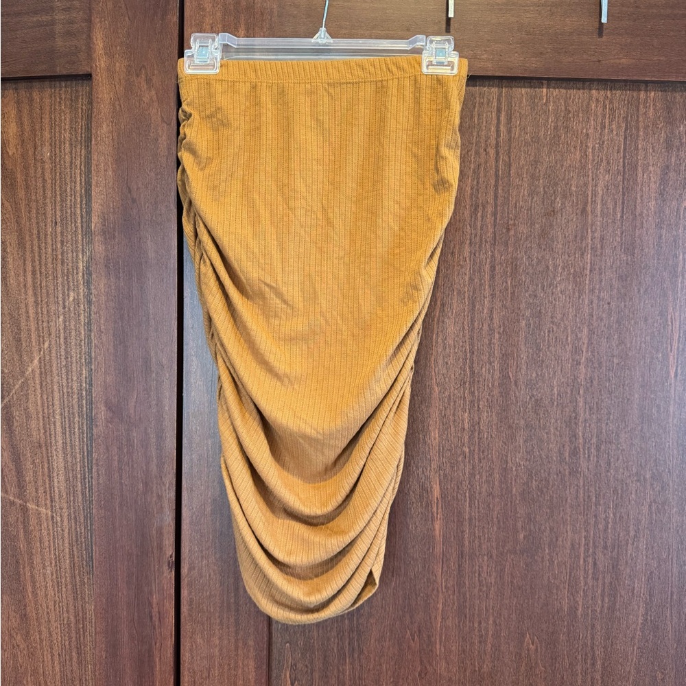 Side sinch skirt